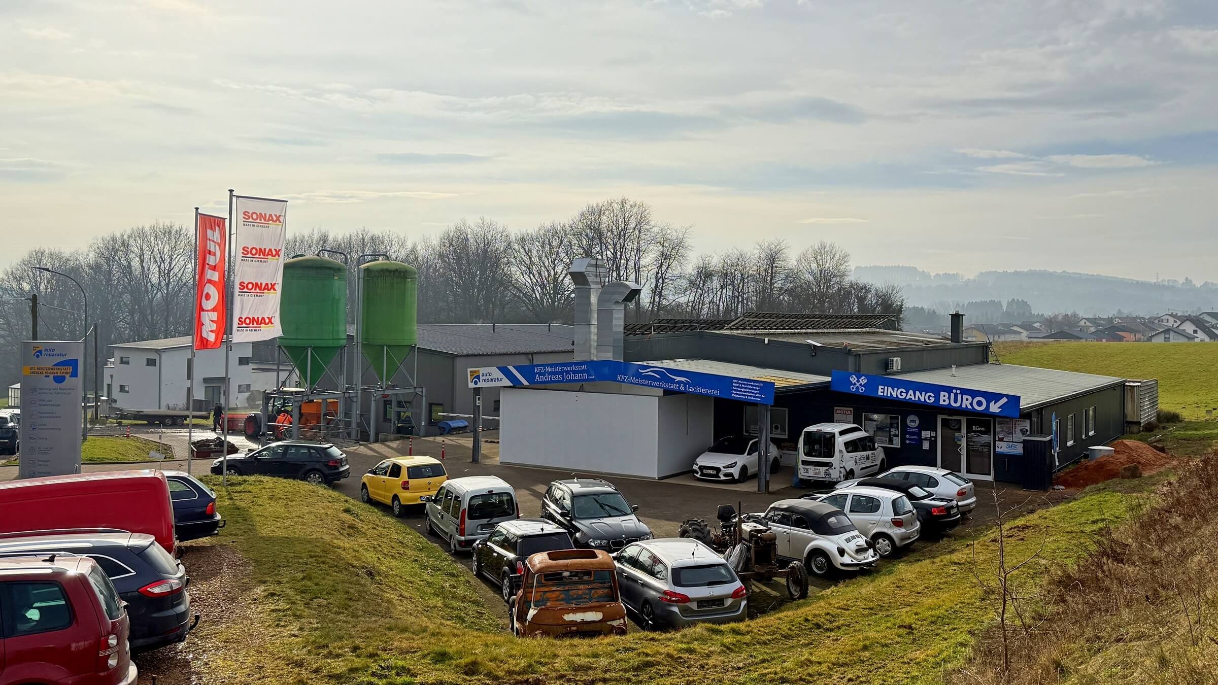 "Bild Gebäude_NEU_1.1_16.9.jpg"