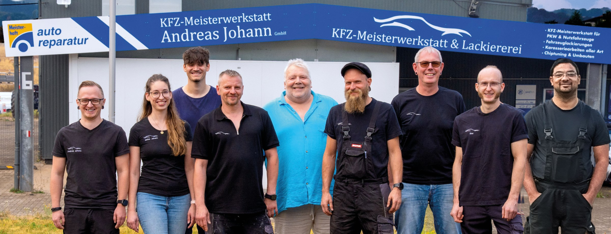 "Bild Teamfoto_KFZ-Meisterwerkstatt_Andreas_Johann_GmbH_ATR_FINAL.png"