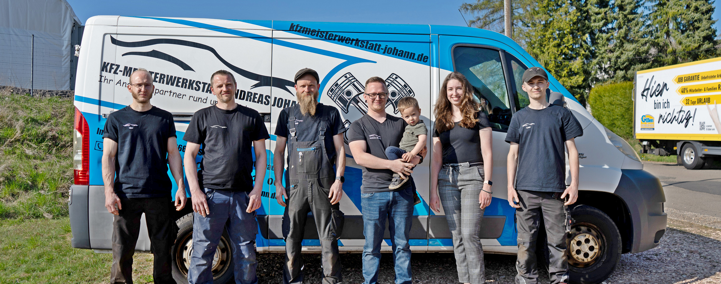 Bild mit Team bei Kfz Johann